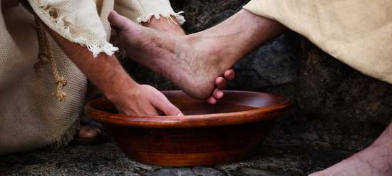 esus practicing foot washing to His disciples, Adventists do the same.